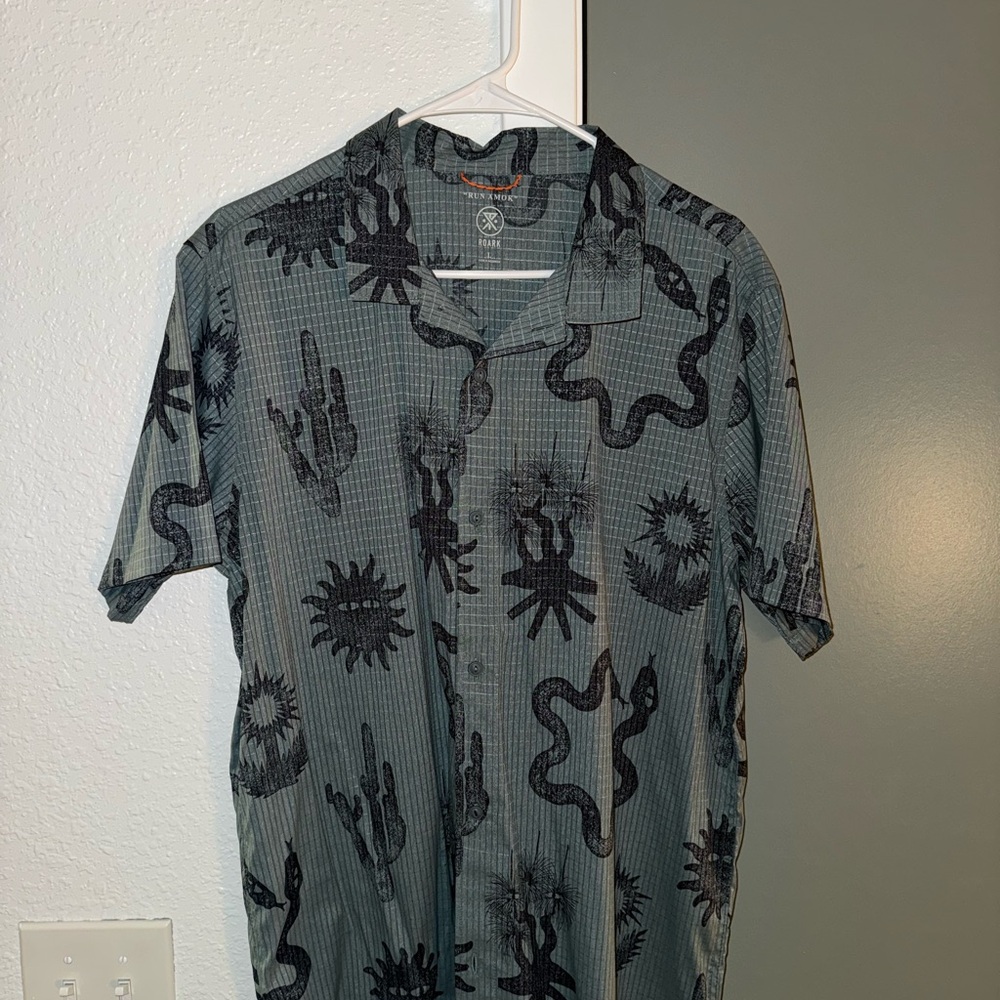 Roark Black and Gray Graphic Shirt